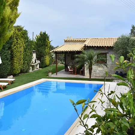 Villa Private Near Arvi Kefalovrisi